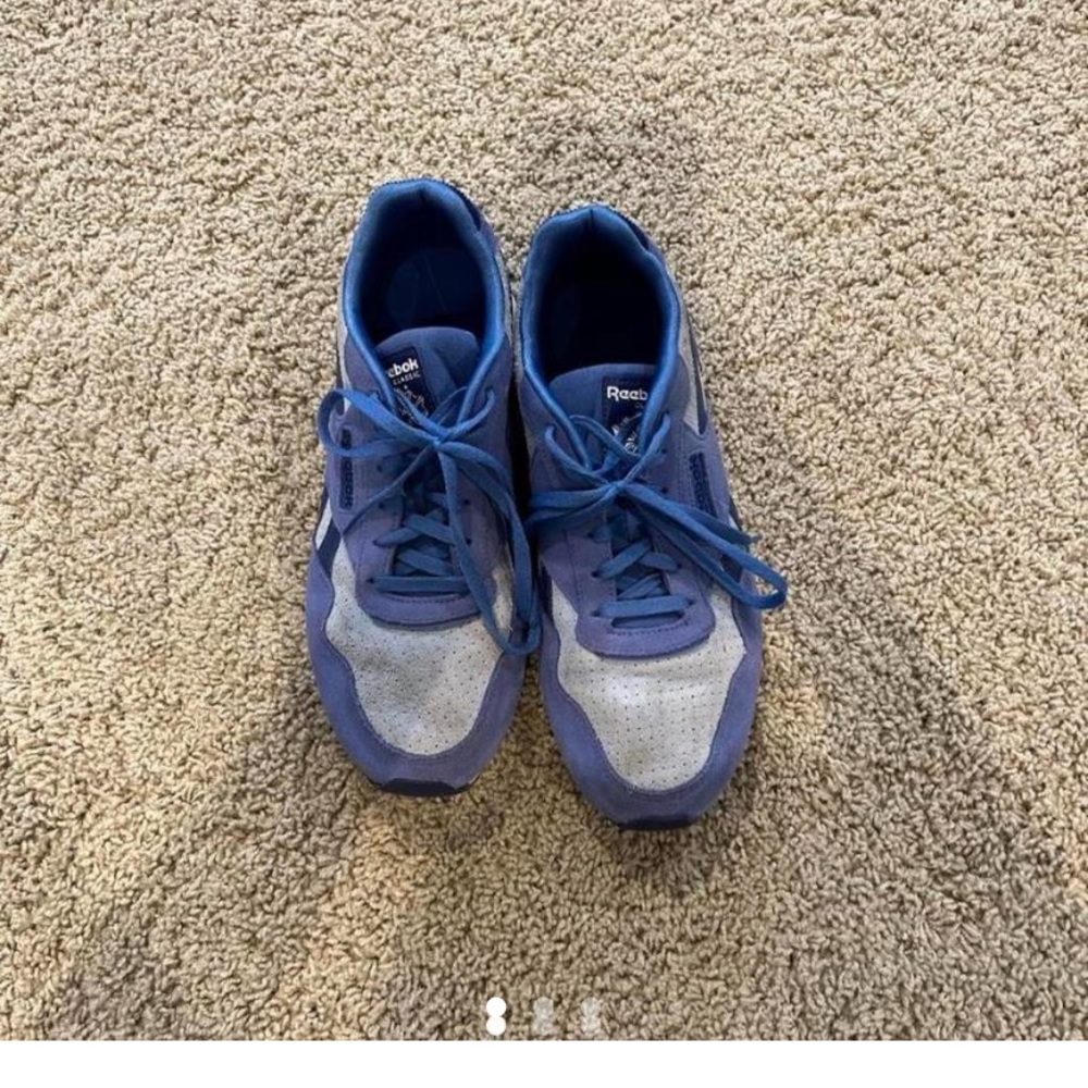 Blue reebok shoes super cute just a little big